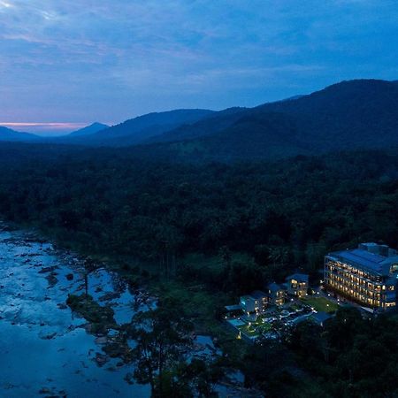 Niraamaya Retreats Samroha Атирапалли Экстерьер фото
